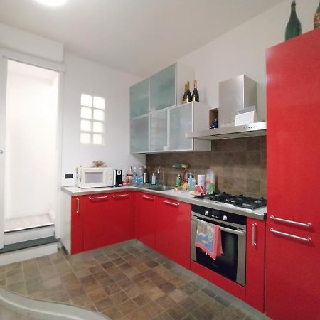 Appartamento In Centro Savona Luaran gambar