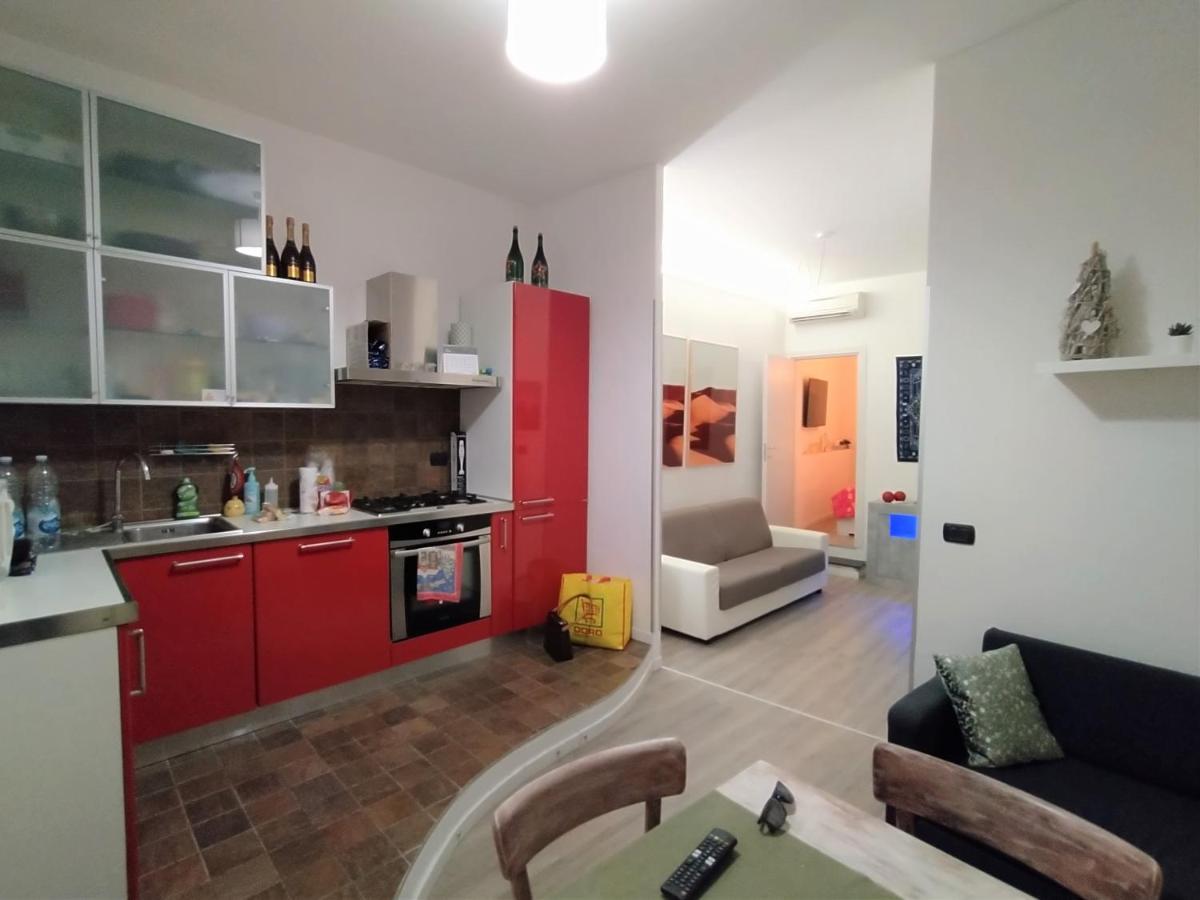 Appartamento In Centro Savona Luaran gambar