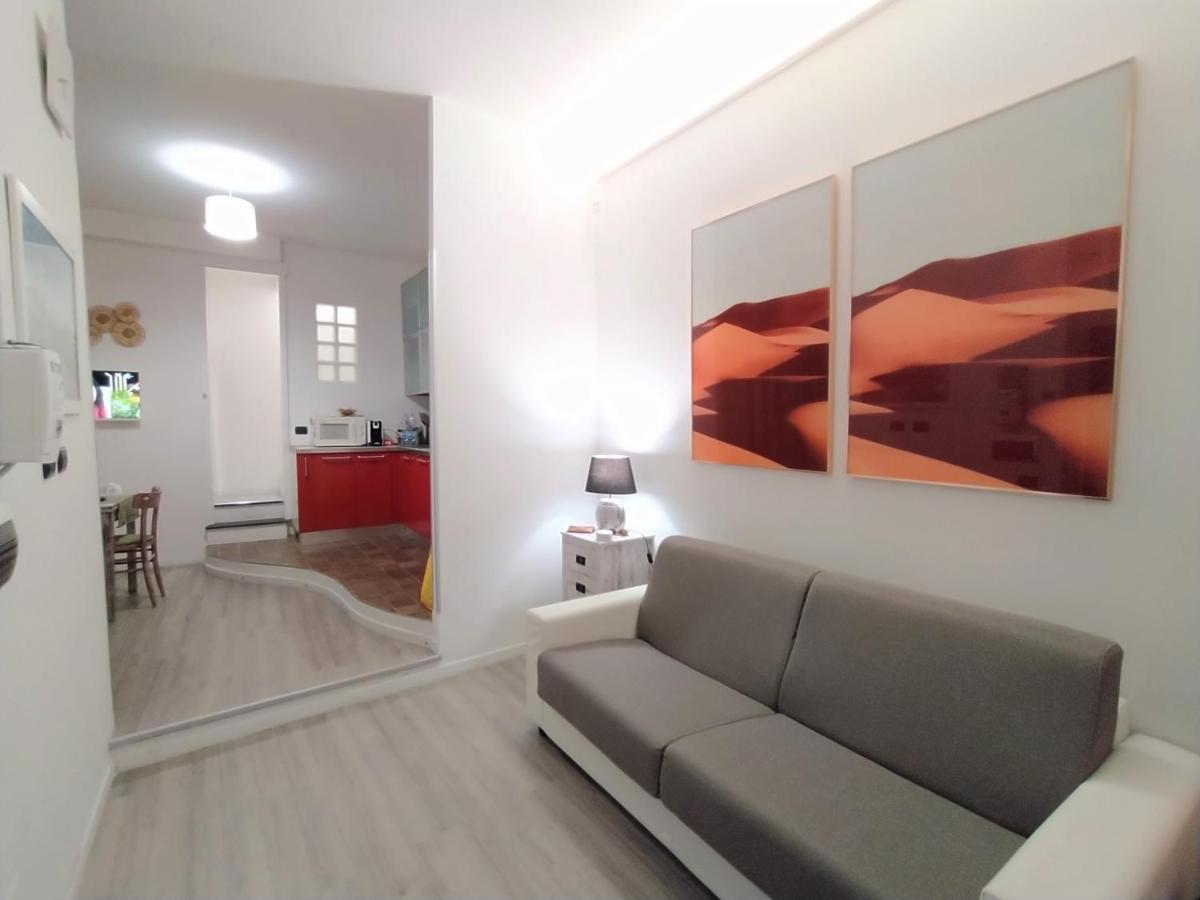 Appartamento In Centro Savona Luaran gambar