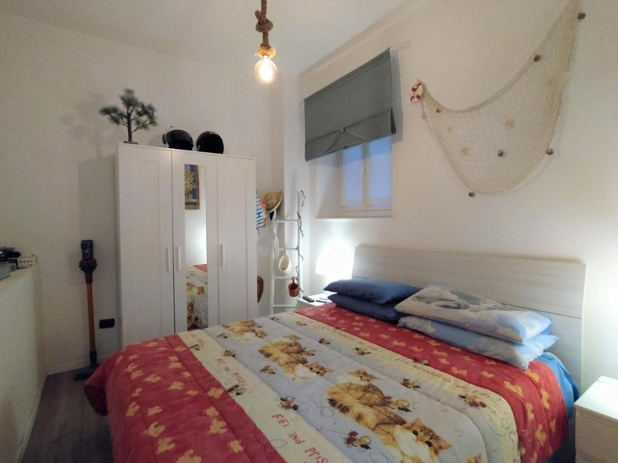 Appartamento In Centro Savona Luaran gambar
