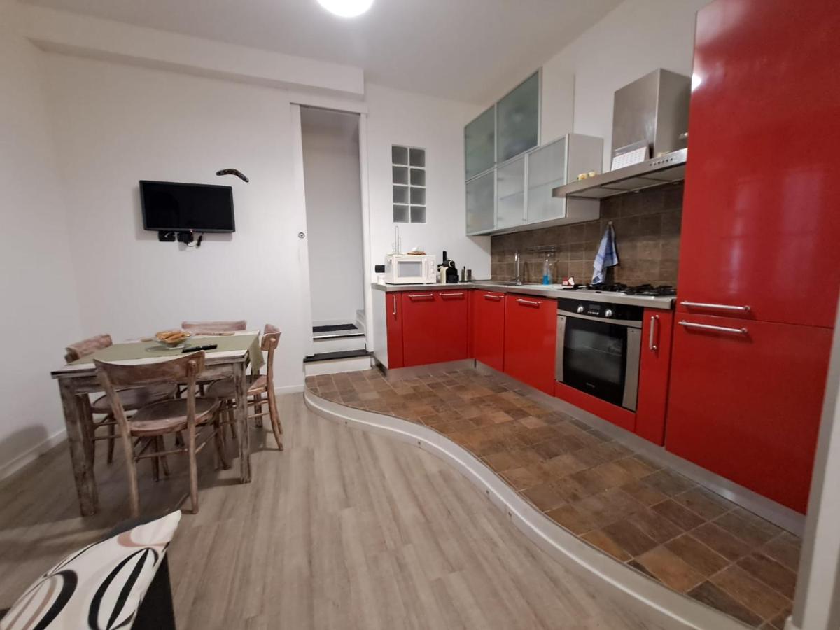 Appartamento In Centro Savona Luaran gambar
