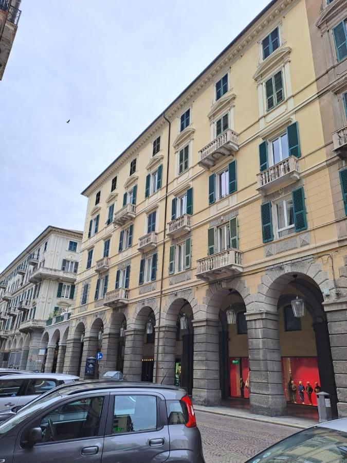 Appartamento In Centro Savona Luaran gambar