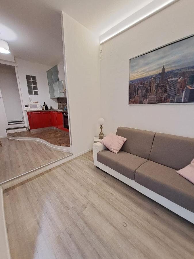 Appartamento In Centro Savona Luaran gambar